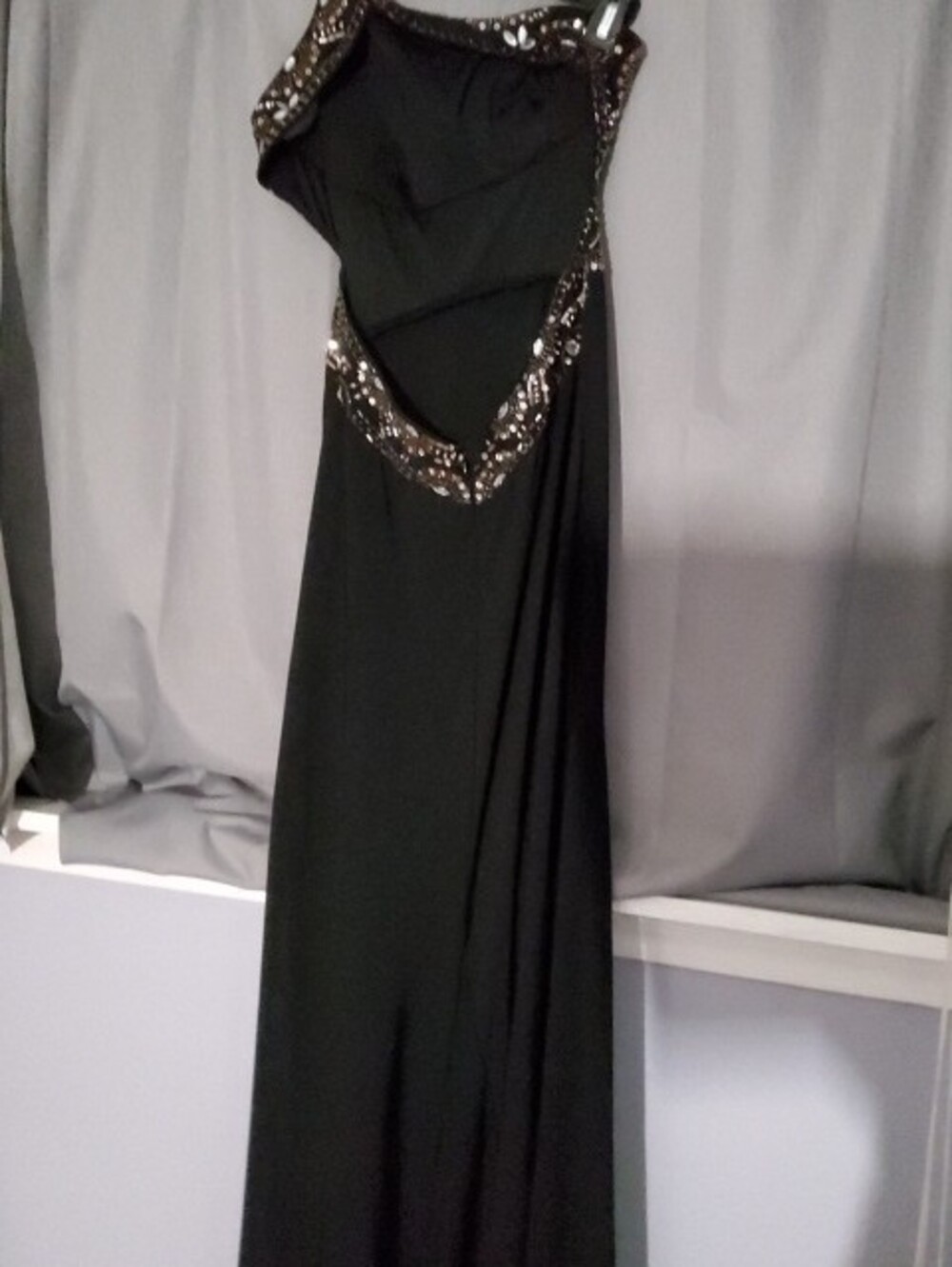 Black One-Shoulder Evening Gown with Beads - Picture 4 of 7